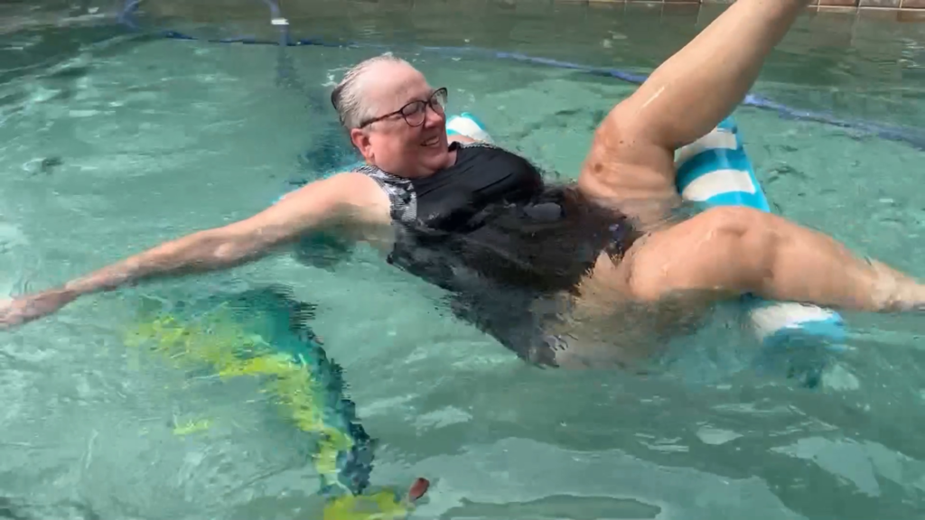jennyfloats at the pool