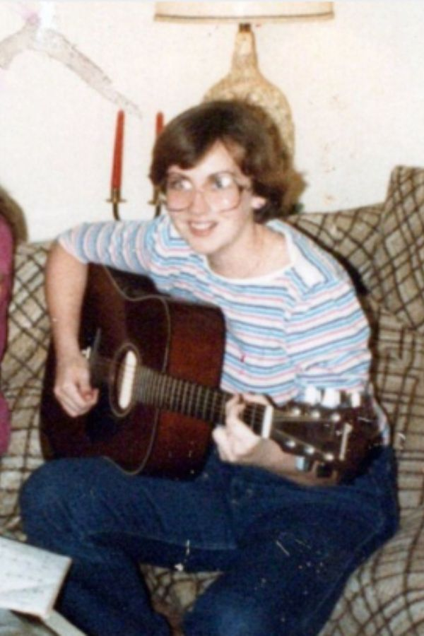 young jennyfloats with guitar